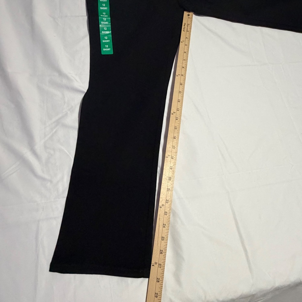 Gloria Vanderbilt Amanda Tapered Leg Jeans Black Classic Rise Women 12 Short NWT - Picture 6 of 9